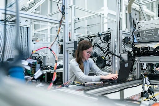 IoT is leveraging AI at the edge. In this blog, we’re exploring how the two work together.